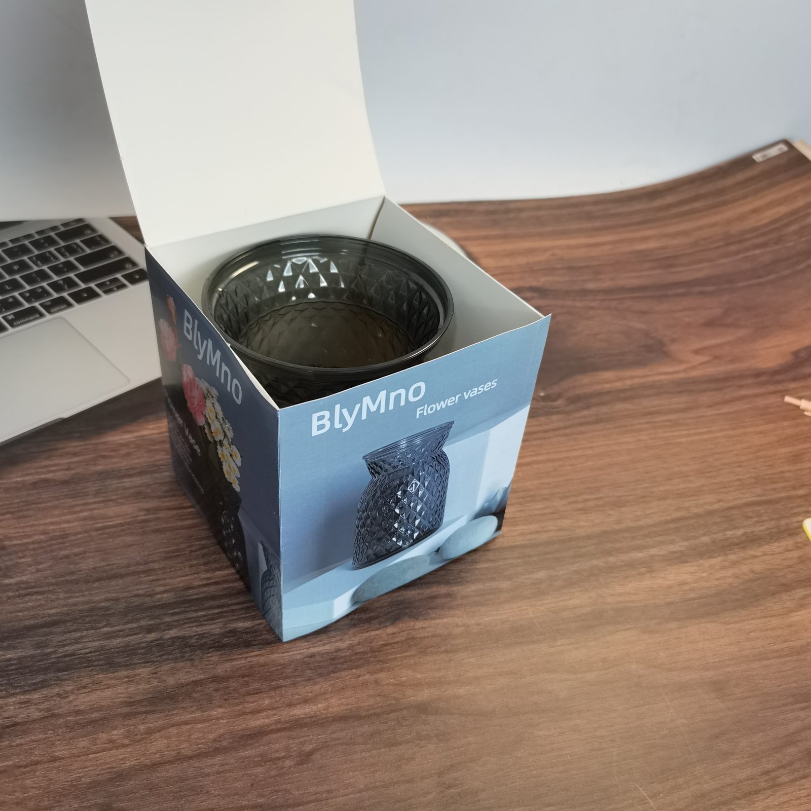 BlyMno Flower Vase – Designed to Hold Beauty - Image 5